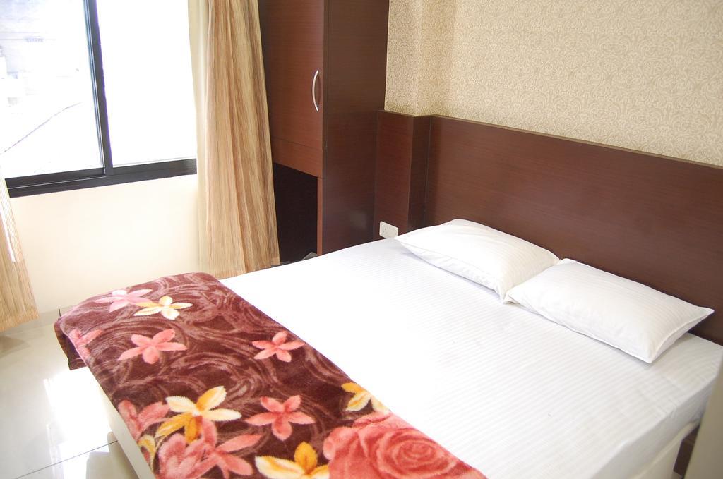 Hotel Poonam Palace ウッジャイン 部屋 写真