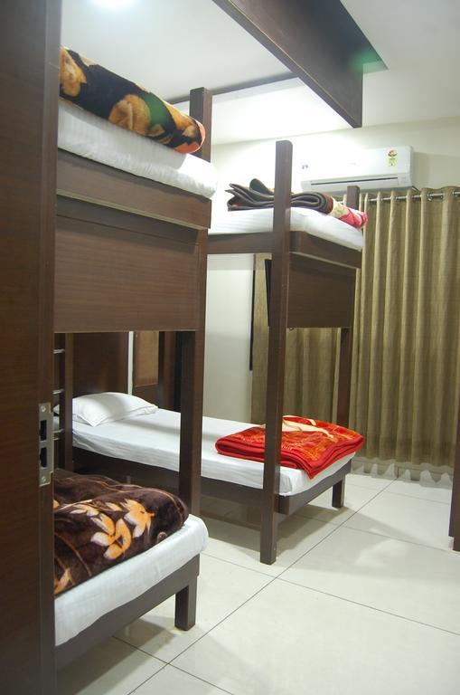 Hotel Poonam Palace ウッジャイン 部屋 写真